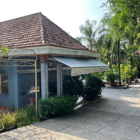 Song Tra Hotel Thu Dau Mot Extérieur photo
